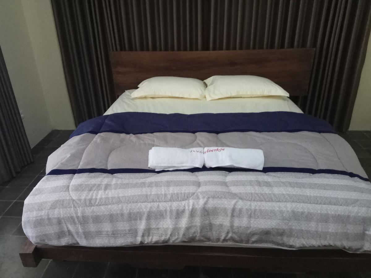 Doeloerkoe Homestay Solo Buitenkant foto