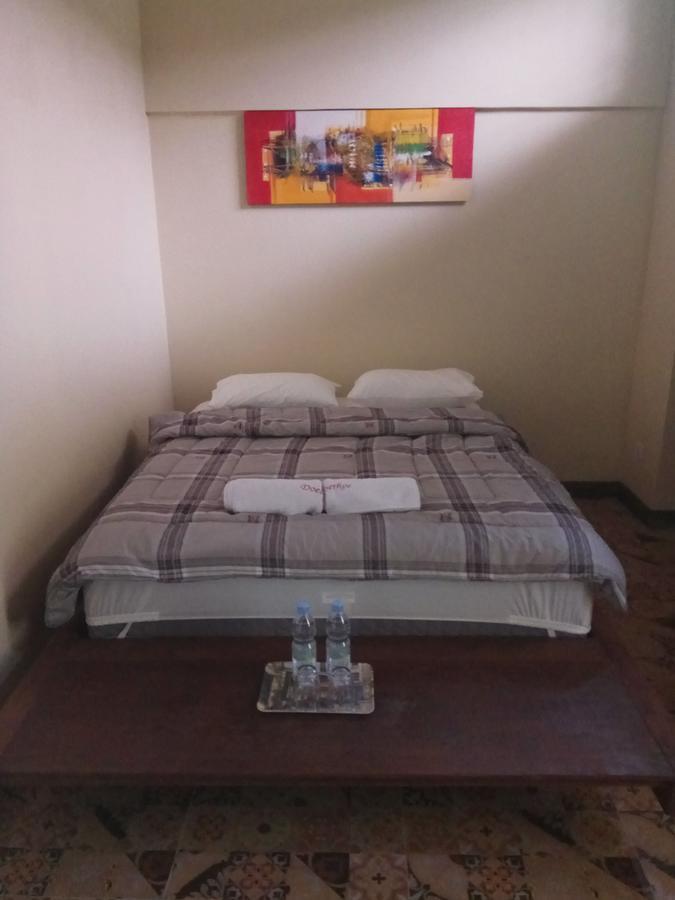 Doeloerkoe Homestay Solo Buitenkant foto