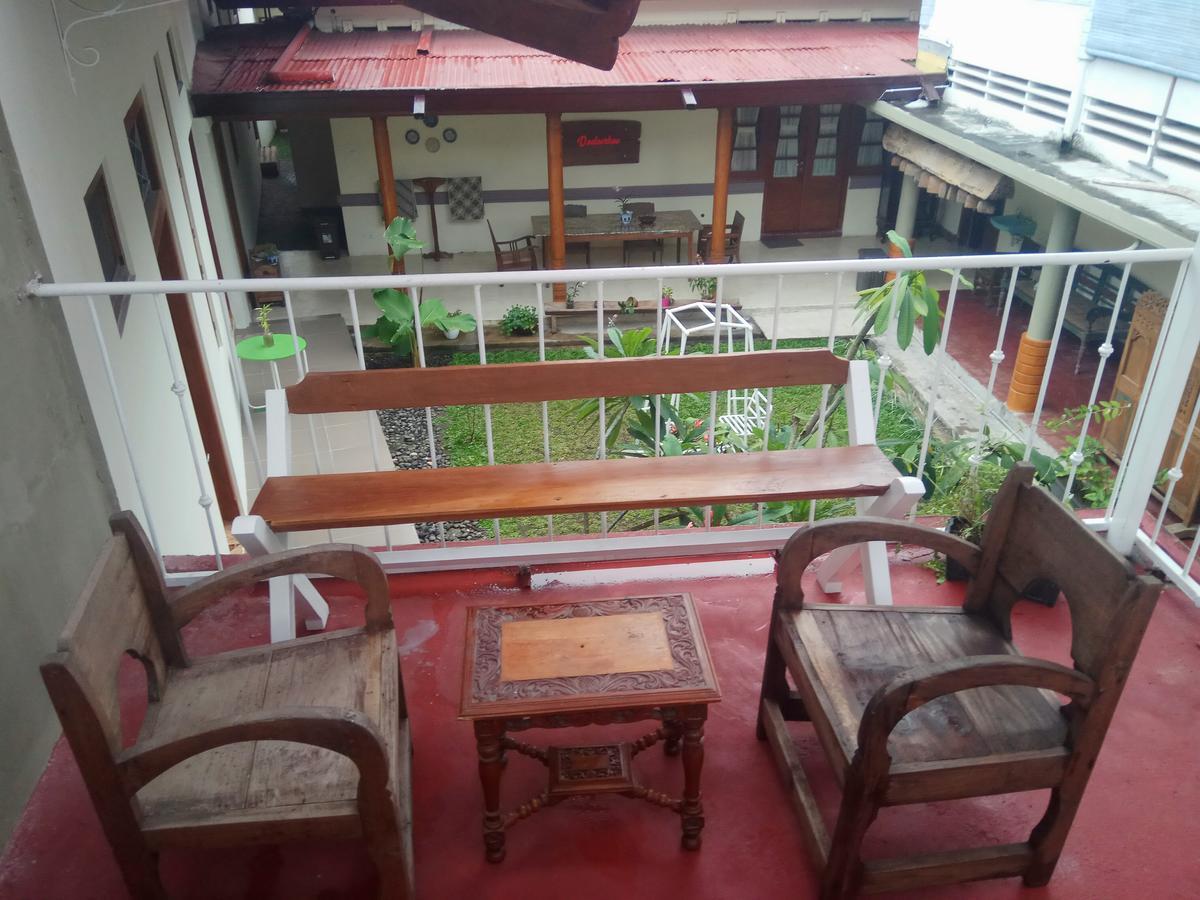 Doeloerkoe Homestay Solo Buitenkant foto