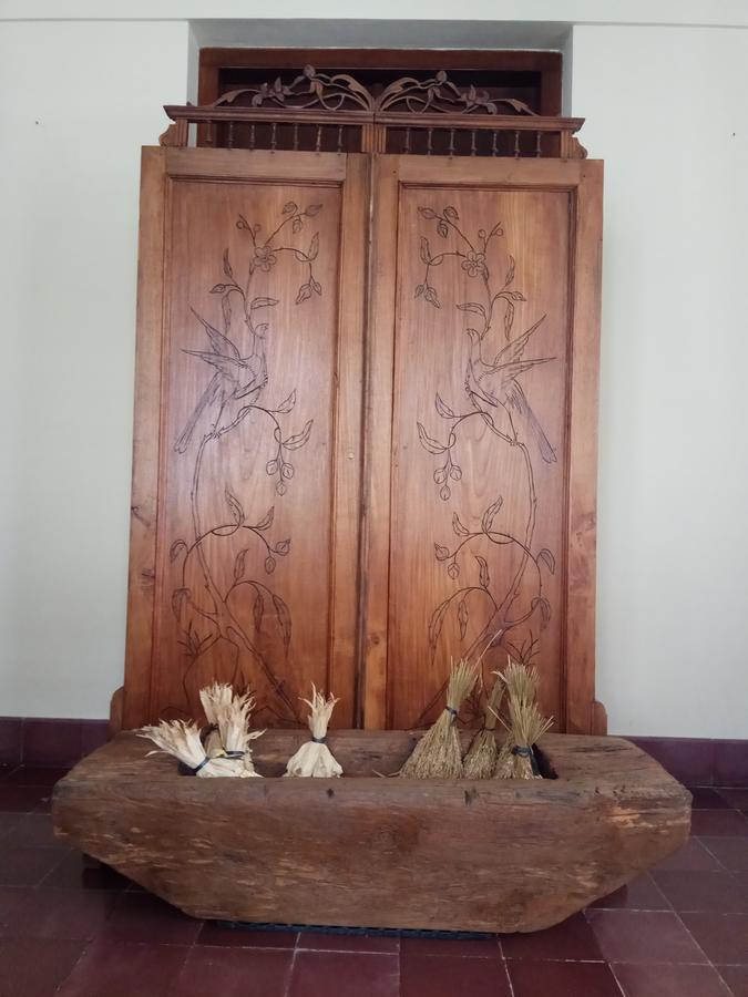 Doeloerkoe Homestay Solo Buitenkant foto